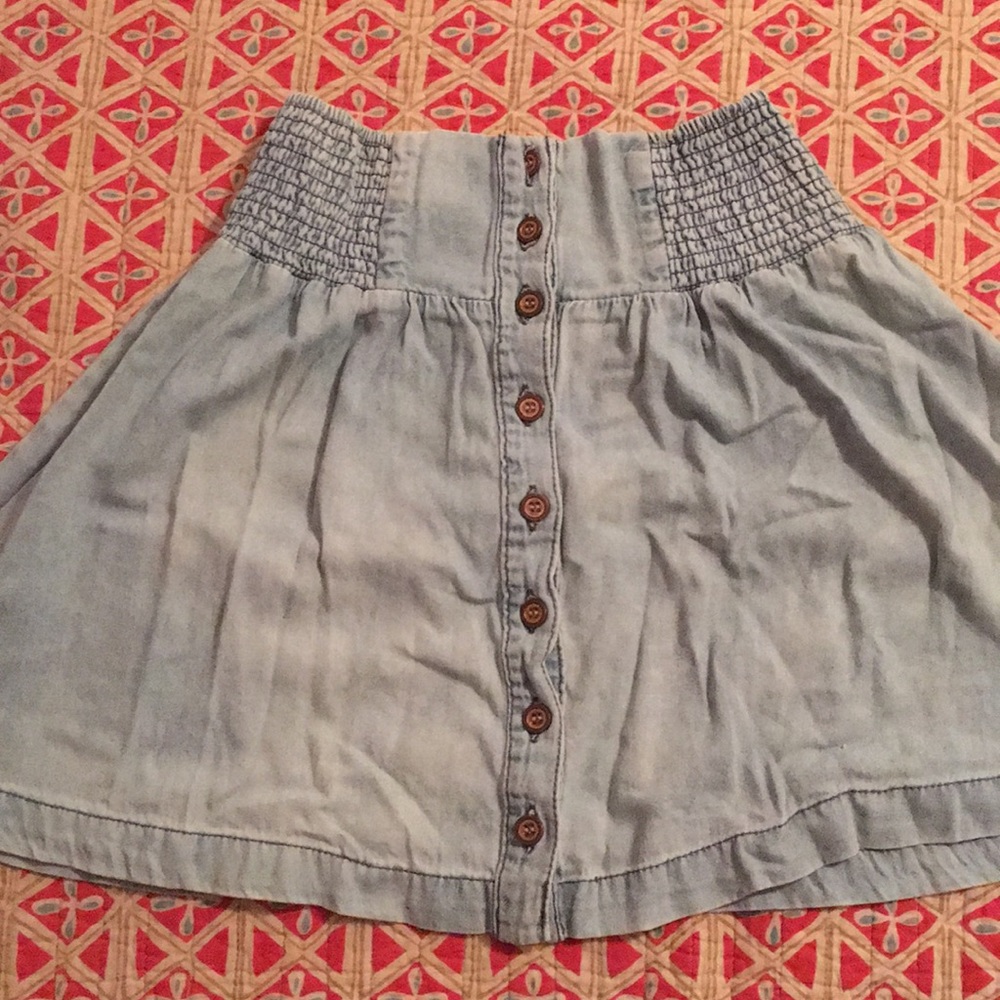 Adorable button up chambray skirt
